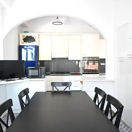 Se300 - Senigallia, Ampio Trilocale Con Corte Esterna Attrezzata
